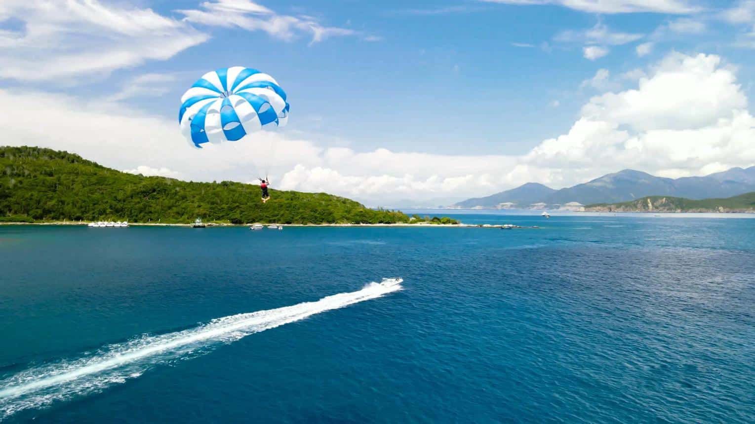Discover Nha Trang island and water sports tours with island hopping, snorkeling, scuba diving, sea walking, and exciting marine adventures. Book your tour today.